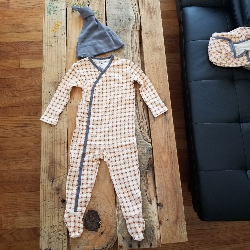 Petunia Pickle Bottom Organic Cotton snuggle set